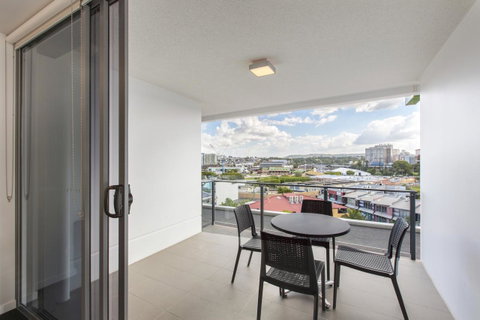 Code Apartments - Accommodation Mount Tamborine 39