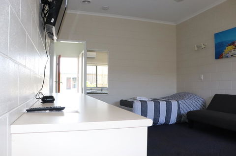 YAL Cairns - A Motel That Makes A Difference - Accommodation Mount Tamborine 8