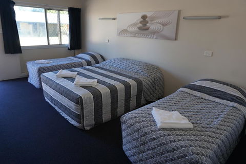 YAL Cairns - A Motel That Makes A Difference - Accommodation Mount Tamborine 1