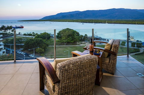 Jack And Newell Holiday Apartments - Accommodation Mount Tamborine 0