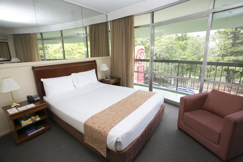 Madison Tower Mill Hotel - Accommodation Mount Tamborine 6