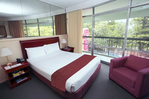 Madison Tower Mill Hotel - Accommodation Mount Tamborine 4