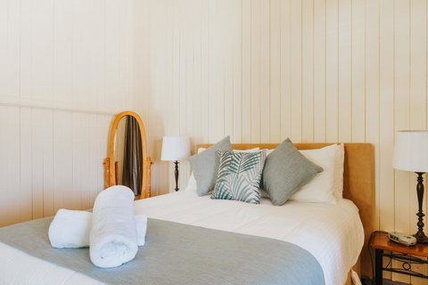 Apple Blossom Cottages - Accommodation Mount Tamborine 10