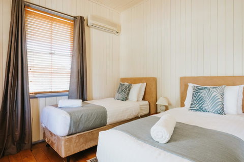 Apple Blossom Cottages - Accommodation Mount Tamborine 11
