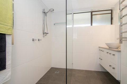 Tropical Reef Apartments - Accommodation Mount Tamborine 9