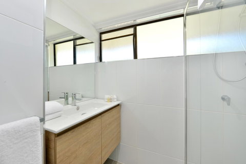 Tropical Reef Apartments - Accommodation Mount Tamborine 17