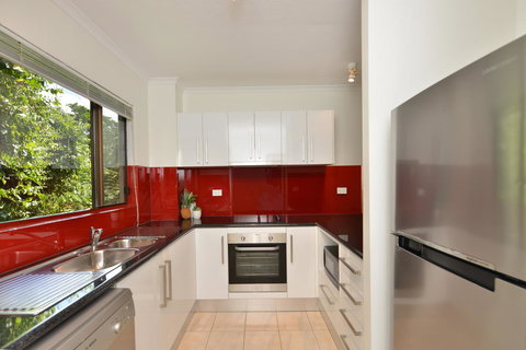 Tropical Reef Apartments - Accommodation Mount Tamborine 11