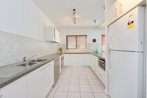 Tropical Reef Apartments - Accommodation Mount Tamborine 19