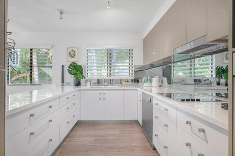 Tropical Reef Apartments - Accommodation Mount Tamborine 1