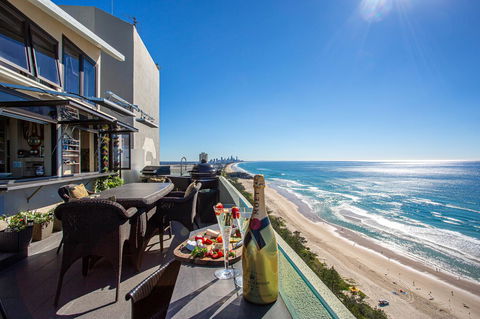 Burleigh Esplanade Apartments - Accommodation Mount Tamborine 10