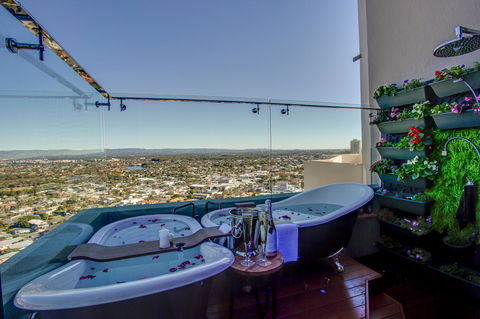 Burleigh Esplanade Apartments - Accommodation Mount Tamborine 8