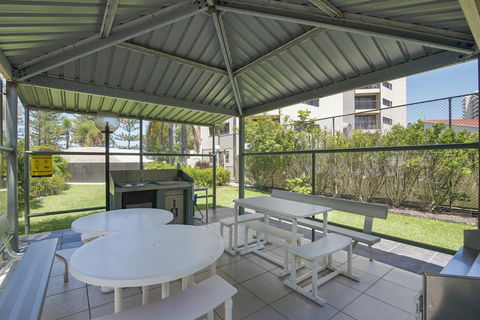 Burleigh Esplanade Apartments - Accommodation Mount Tamborine 24