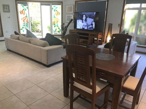 Taj On Byrnes - Private Luxury Apartment Mareeba - Accommodation Mount Tamborine 6