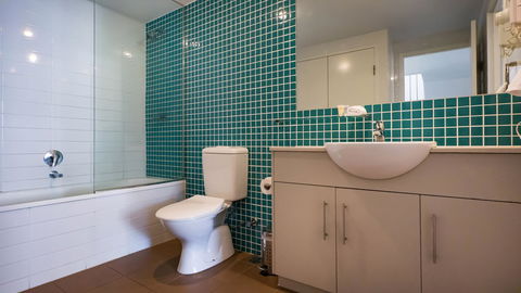 Swell Resort Burleigh Heads - Accommodation Mount Tamborine 6