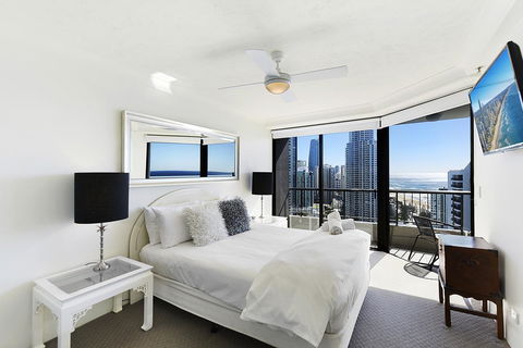 Surfers Century Oceanside Apartments - Accommodation Mount Tamborine 2