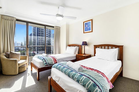Surfers Century Oceanside Apartments - Accommodation Mount Tamborine 7