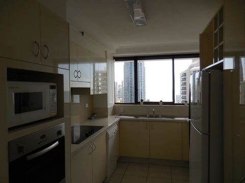 Surfers Century Oceanside Apartments - Accommodation Mount Tamborine 42