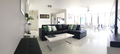 Surfers Century Oceanside Apartments - Accommodation Mount Tamborine 25