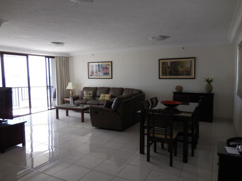 Surfers Century Oceanside Apartments - Accommodation Mount Tamborine 41