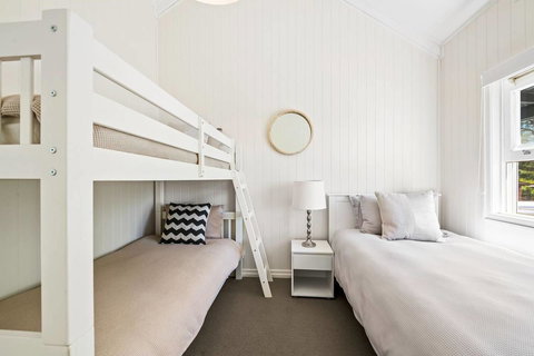 Hollow Tree Farm - Accommodation Mount Tamborine 5