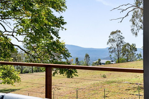 Hollow Tree Farm - Accommodation Mount Tamborine 1