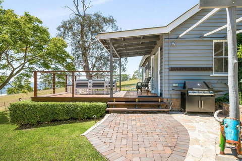 Hollow Tree Farm - Accommodation Mount Tamborine 0