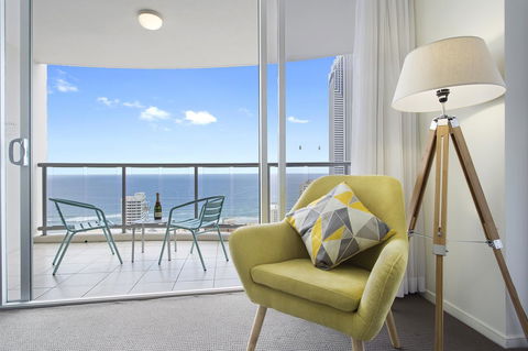 Holiday Holiday Chevron Renaissance Apartments - Accommodation Mount Tamborine 5