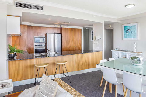 Holiday Holiday Chevron Renaissance Apartments - Accommodation Mount Tamborine 8