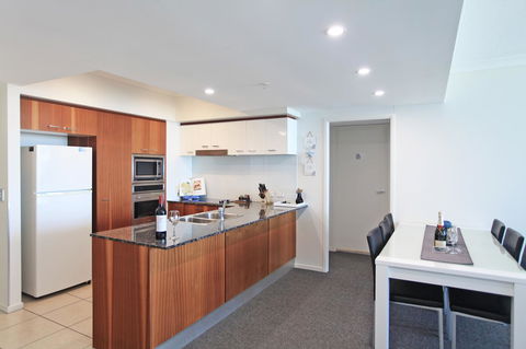 Holiday Holiday Chevron Renaissance Apartments - Accommodation Mount Tamborine 19