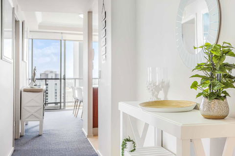 Holiday Holiday Chevron Renaissance Apartments - Accommodation Mount Tamborine 2