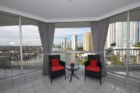 Moorings On Cavill Surfers Paradise - Accommodation Mount Tamborine 9