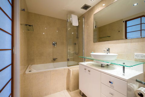 Breakers North Absolute Beachfront Apartments - Official - Accommodation Mount Tamborine 5