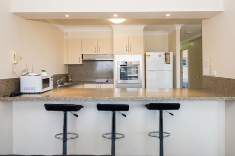 Breakers North Absolute Beachfront Apartments - Official - Accommodation Mount Tamborine 14