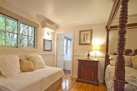 Curtis Falls Cottage - Accommodation Mount Tamborine 20