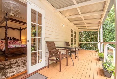 Curtis Falls Cottage - Accommodation Mount Tamborine 16