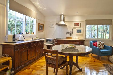 Curtis Falls Cottage - Accommodation Mount Tamborine 19