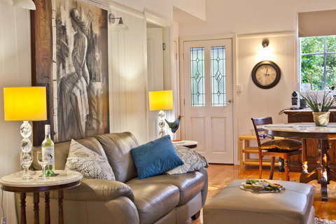 Curtis Falls Cottage - Accommodation Mount Tamborine 7