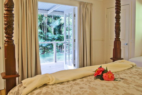 Curtis Falls Cottage - Accommodation Mount Tamborine 1