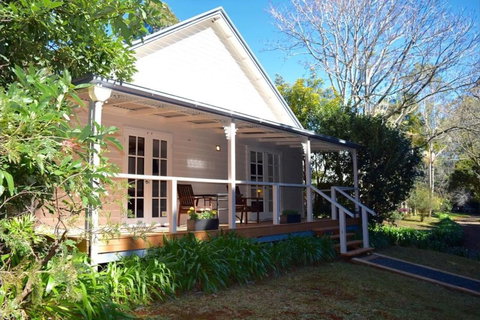 Curtis Falls Cottage - Accommodation Mount Tamborine 0