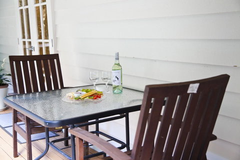 Curtis Falls Cottage - Accommodation Mount Tamborine 14