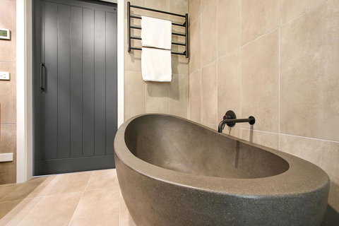 Way Out Wandi - Accommodation Mount Tamborine 2