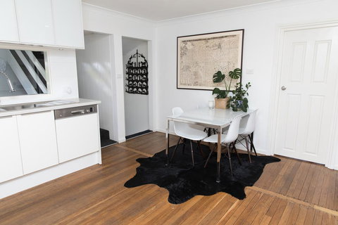 White Beach Cottage - Accommodation Mount Tamborine 2