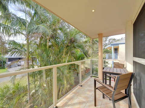 White Horses, 7A Achilles Street - Accommodation Mount Tamborine 1