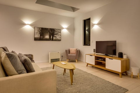 White Room Apartments - Accommodation Mount Tamborine 2