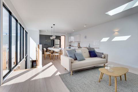 White Room Apartments - Accommodation Mount Tamborine 0