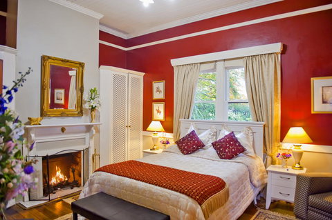 Willowlodge - Accommodation Mount Tamborine 1