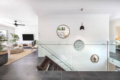 WINDFALL IN PALM COVE - Accommodation Mount Tamborine 2