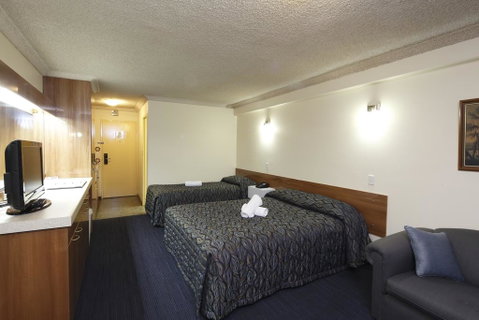 Windsor Lodge - Accommodation Mount Tamborine 1