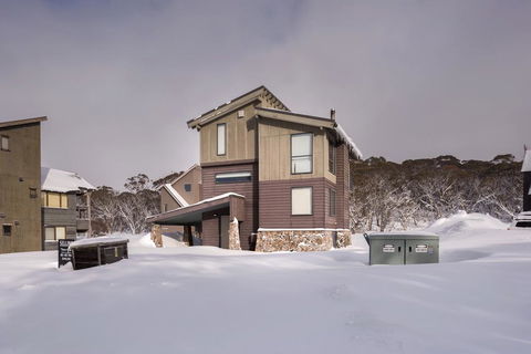 Winterfell - Accommodation Mount Tamborine 0