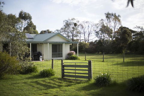 Woongara Cottage - Pet Friendly Country Retreat - Accommodation Mount Tamborine 0
